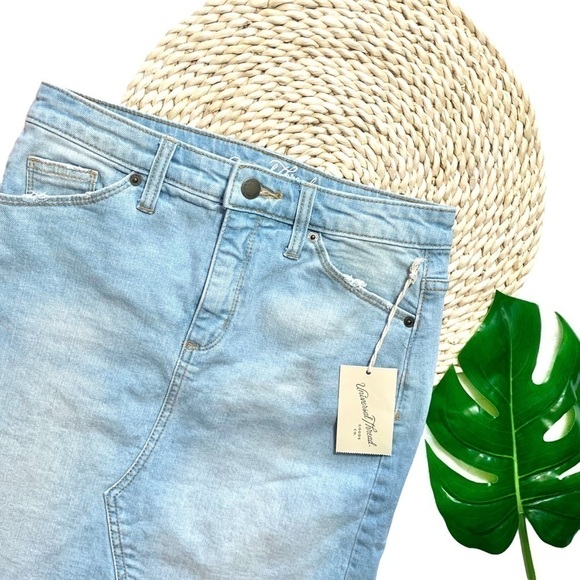 Universal Thread Denim Walley Mini Skirt Size 4 - Picture 16 of 16